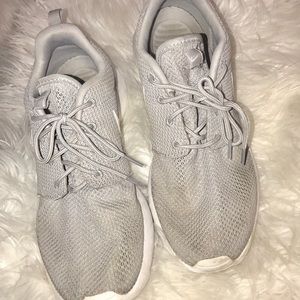Nike grey roshes
